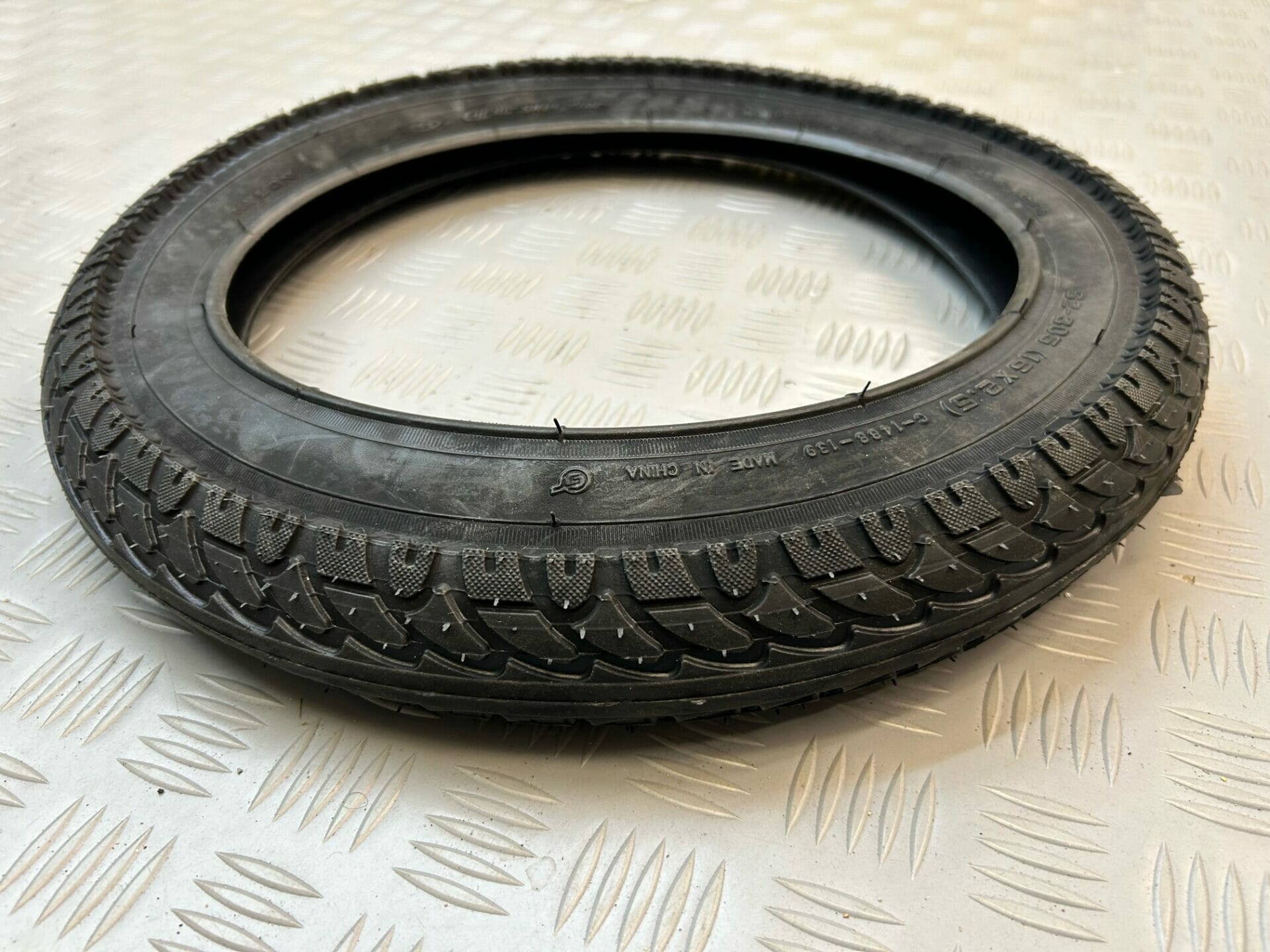 16 x 2.5 Tyre