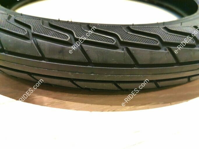 tyre for electric unicycle 18 x 3 76-355 close up
