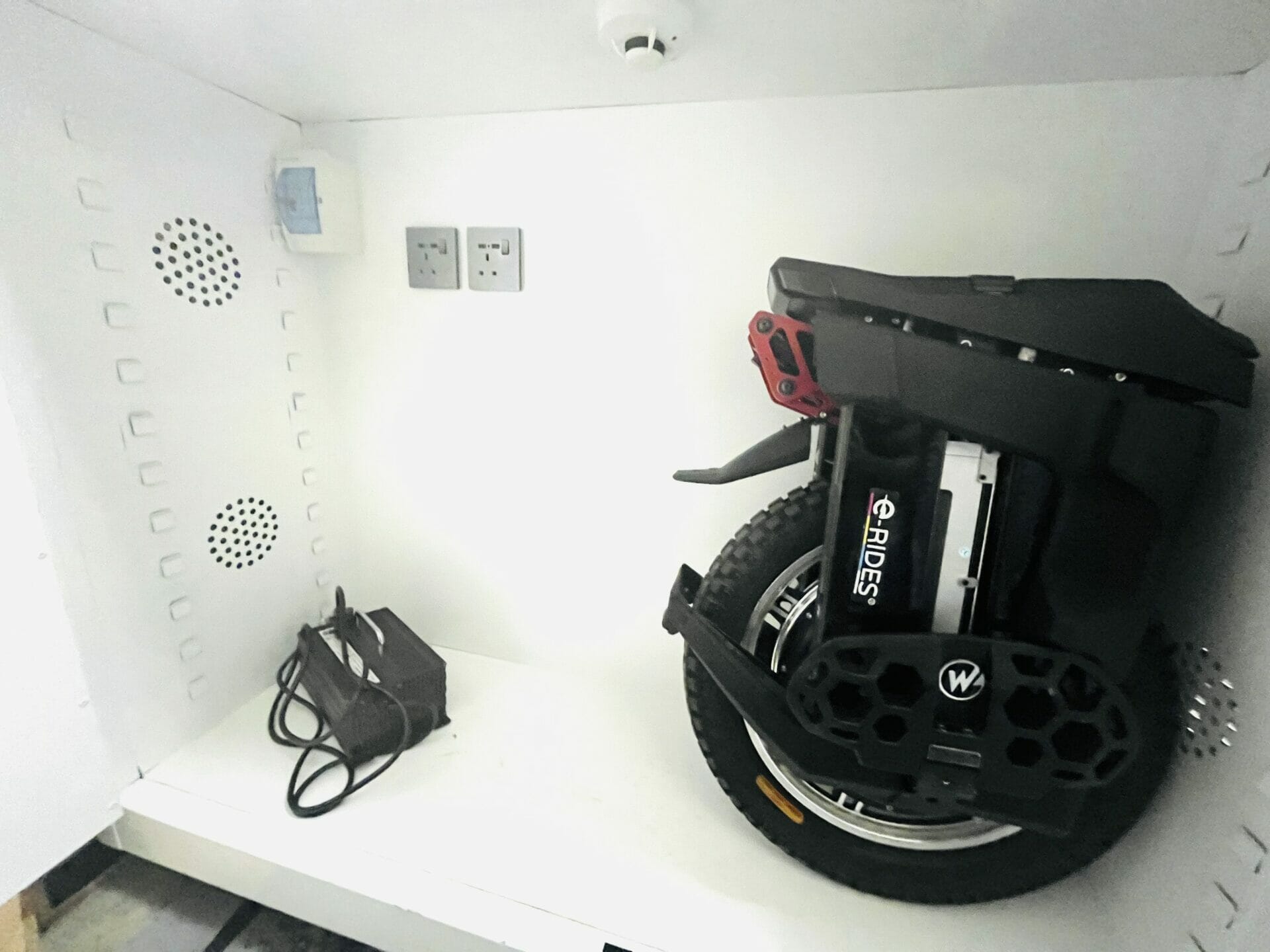 e-RIDES Fire Resistant charging cabinet inside